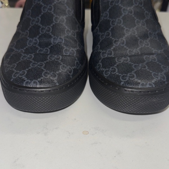 Gucci Men's Black Monogram Slip-On Loafers - Picture 2 of 5